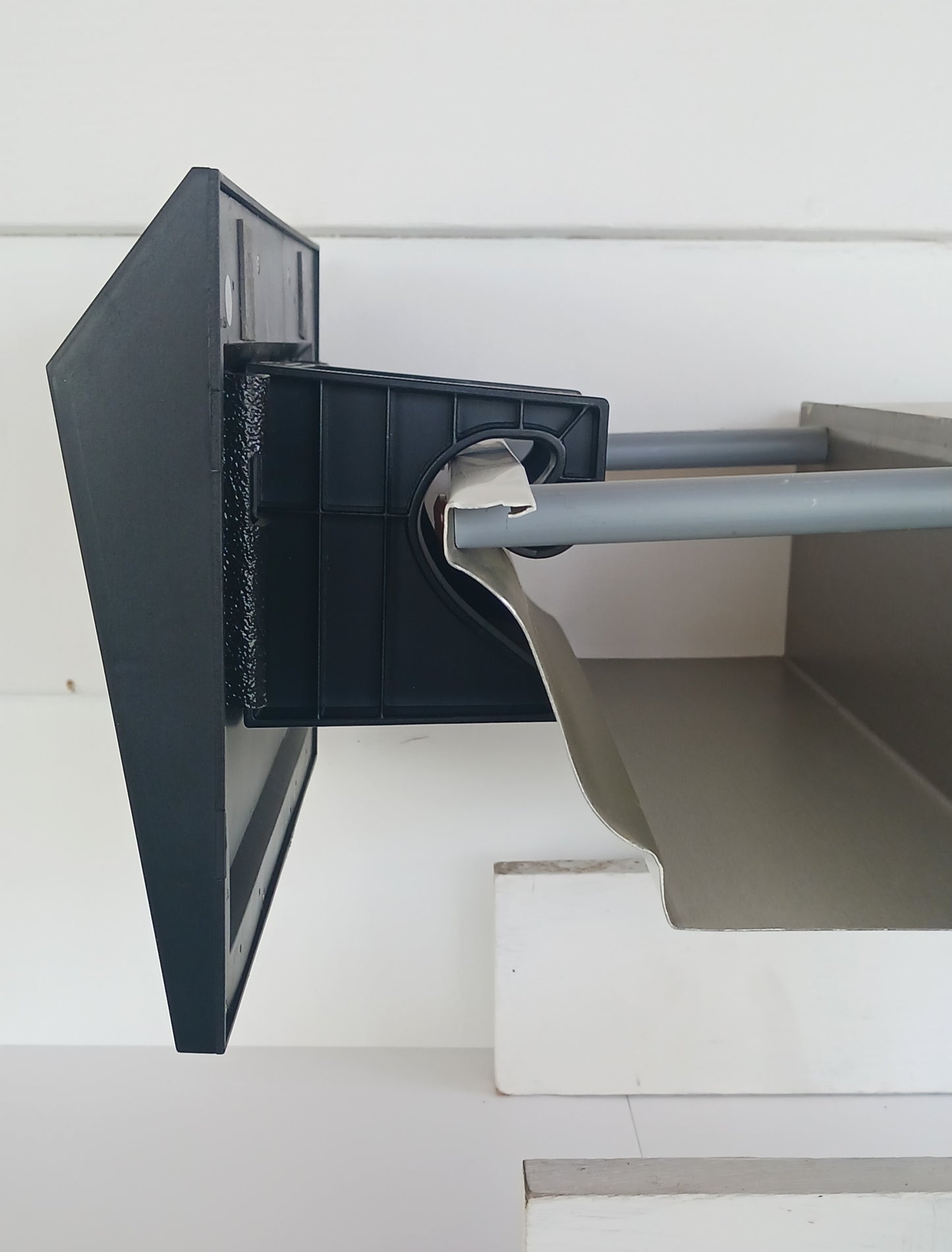 Tool-Free Gutter-Mounted Solar LED Address Sign